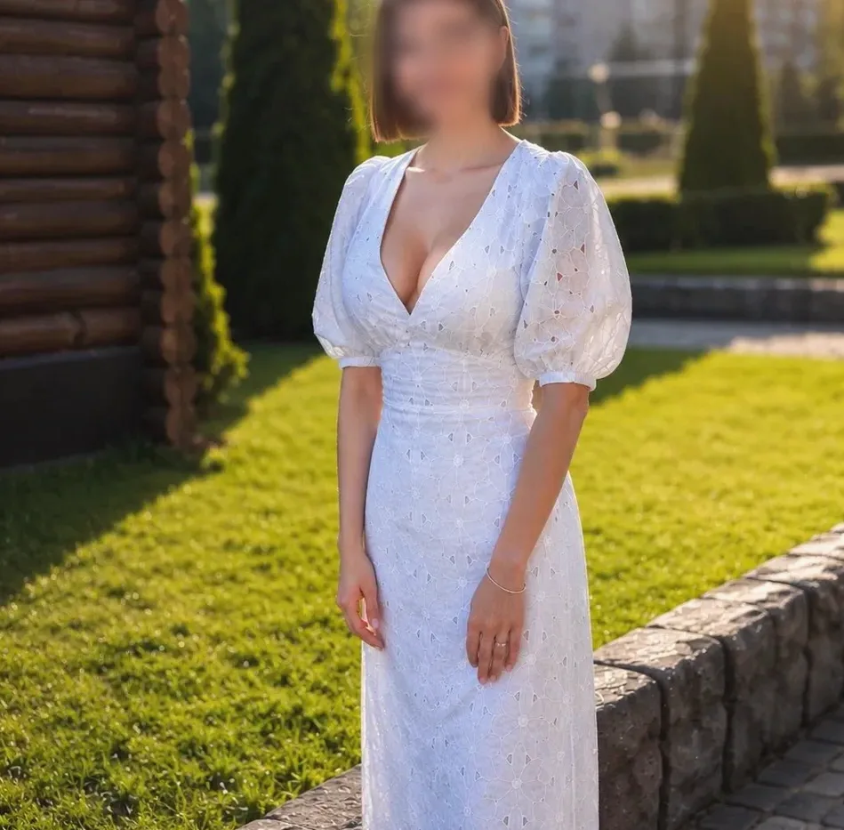 Ines, 26