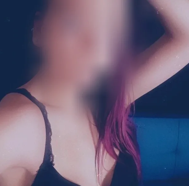 Maja, 27