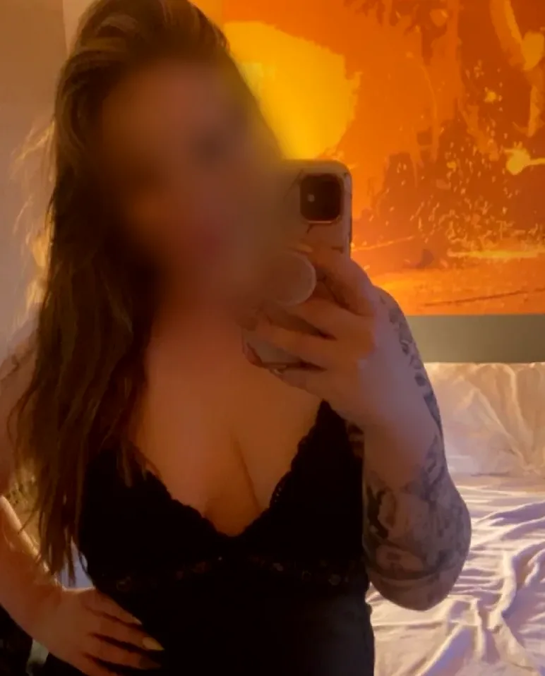 Molly, 29