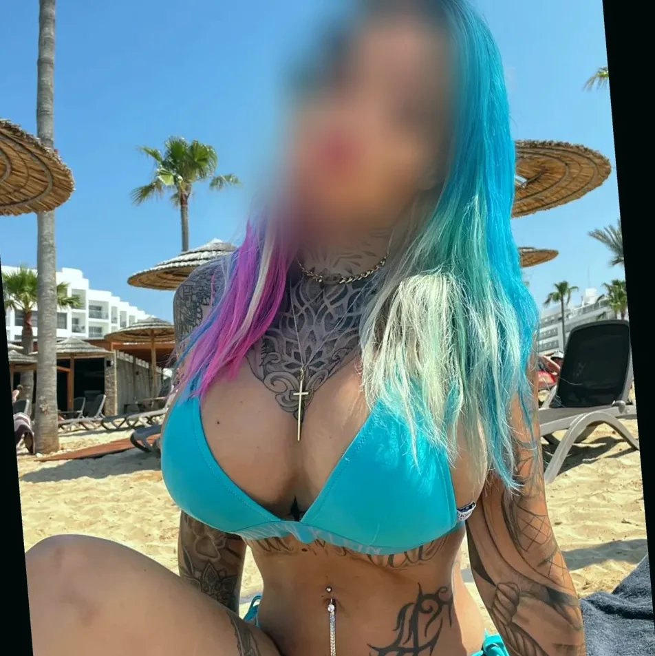 Sanela, 26